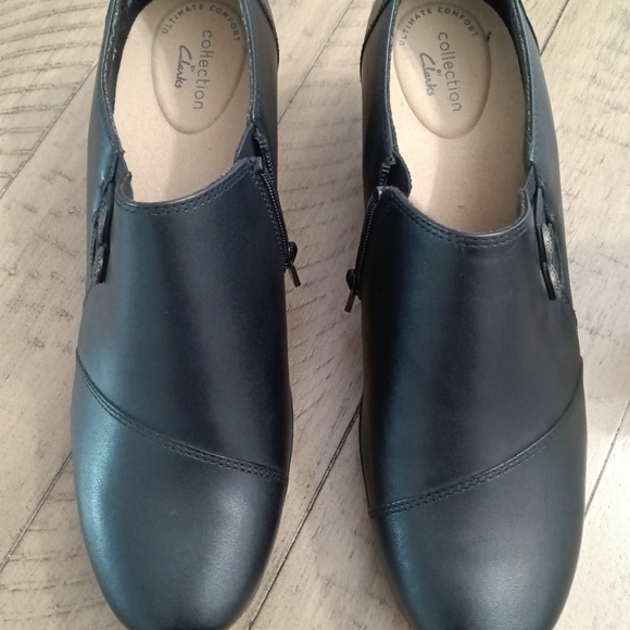 Clark's Ultimate Comfort Collection - Picture 2 of 4